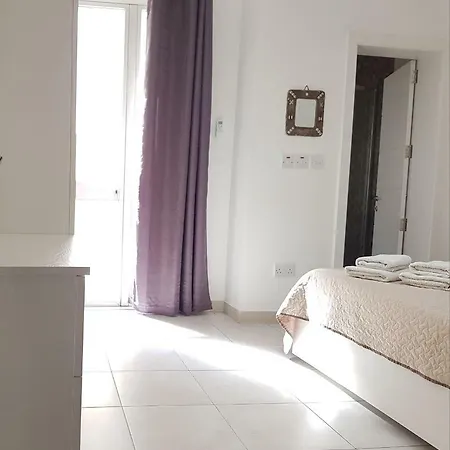 New Modern Seafront In Xemxija, Appartement San Pawl il-Baħar